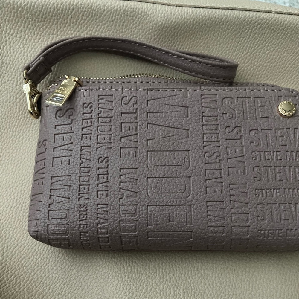 Steven Madden wristlet bag